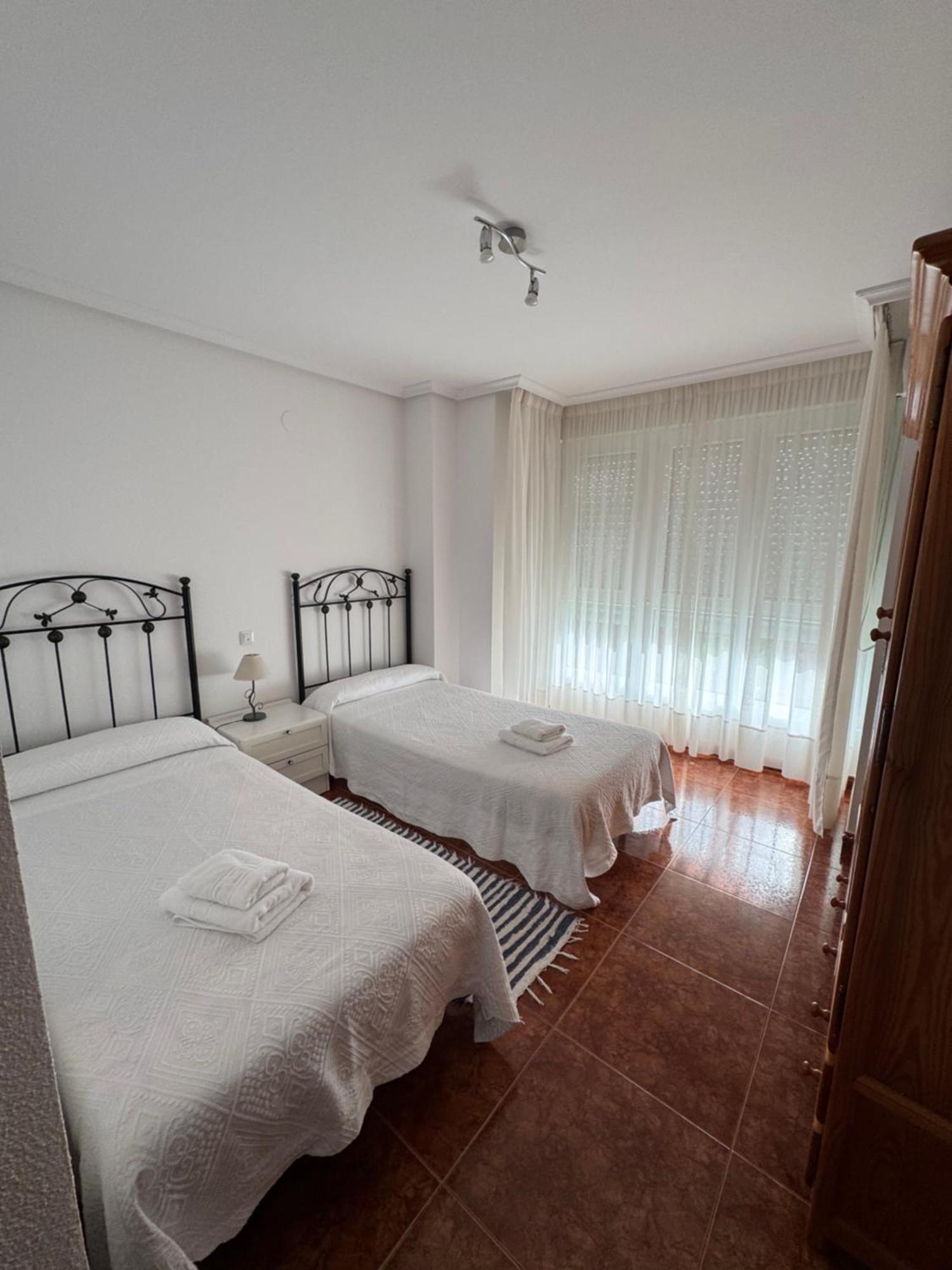 Apartamento Noja. Piso en noja a 5 minutos de la playa de Ris Exterior foto